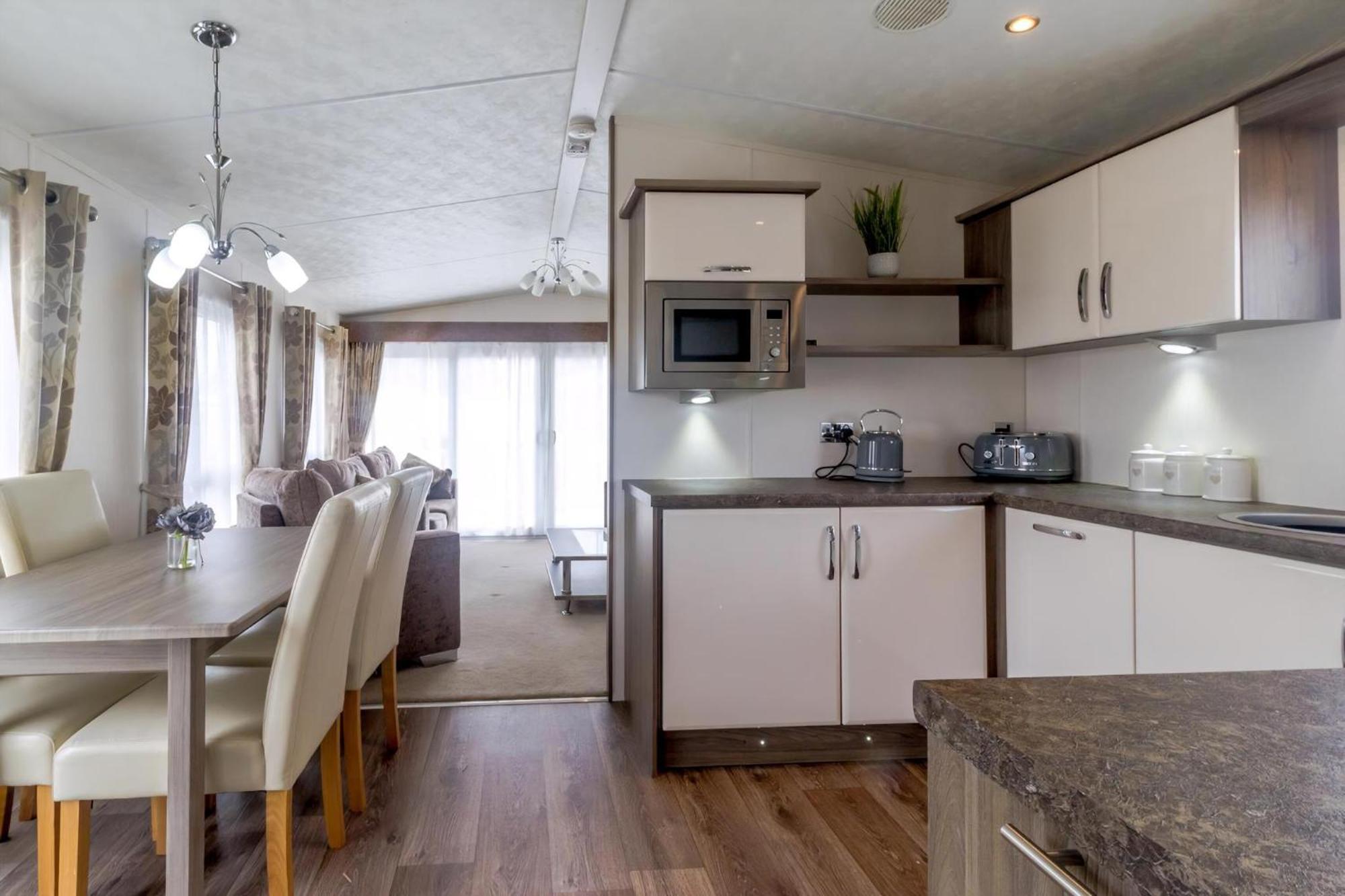 Beautiful 6 Berth Caravan By The Beach In Suffolk Ref 40076Nd Лоустофт Екстериор снимка