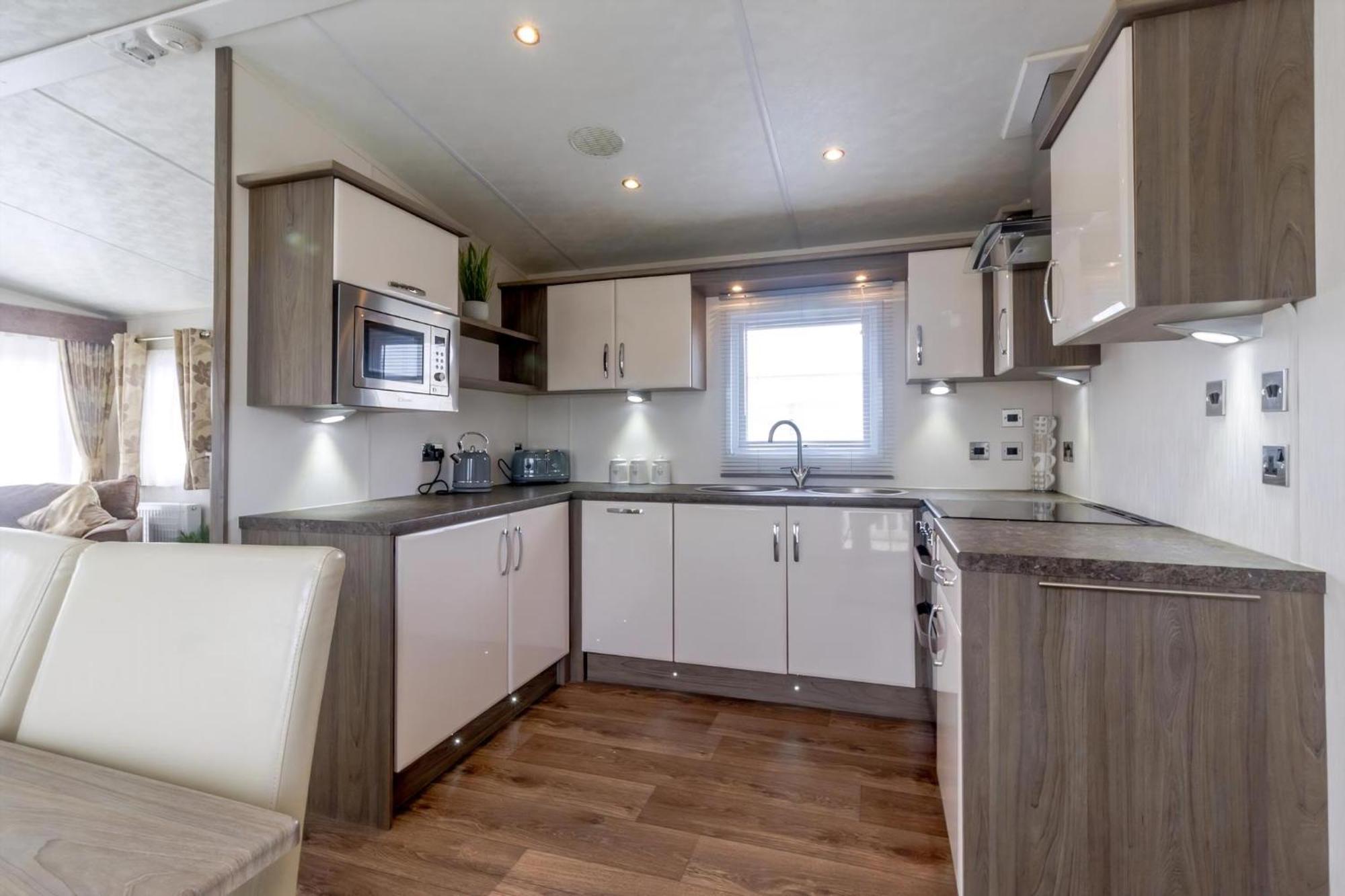 Beautiful 6 Berth Caravan By The Beach In Suffolk Ref 40076Nd Лоустофт Екстериор снимка