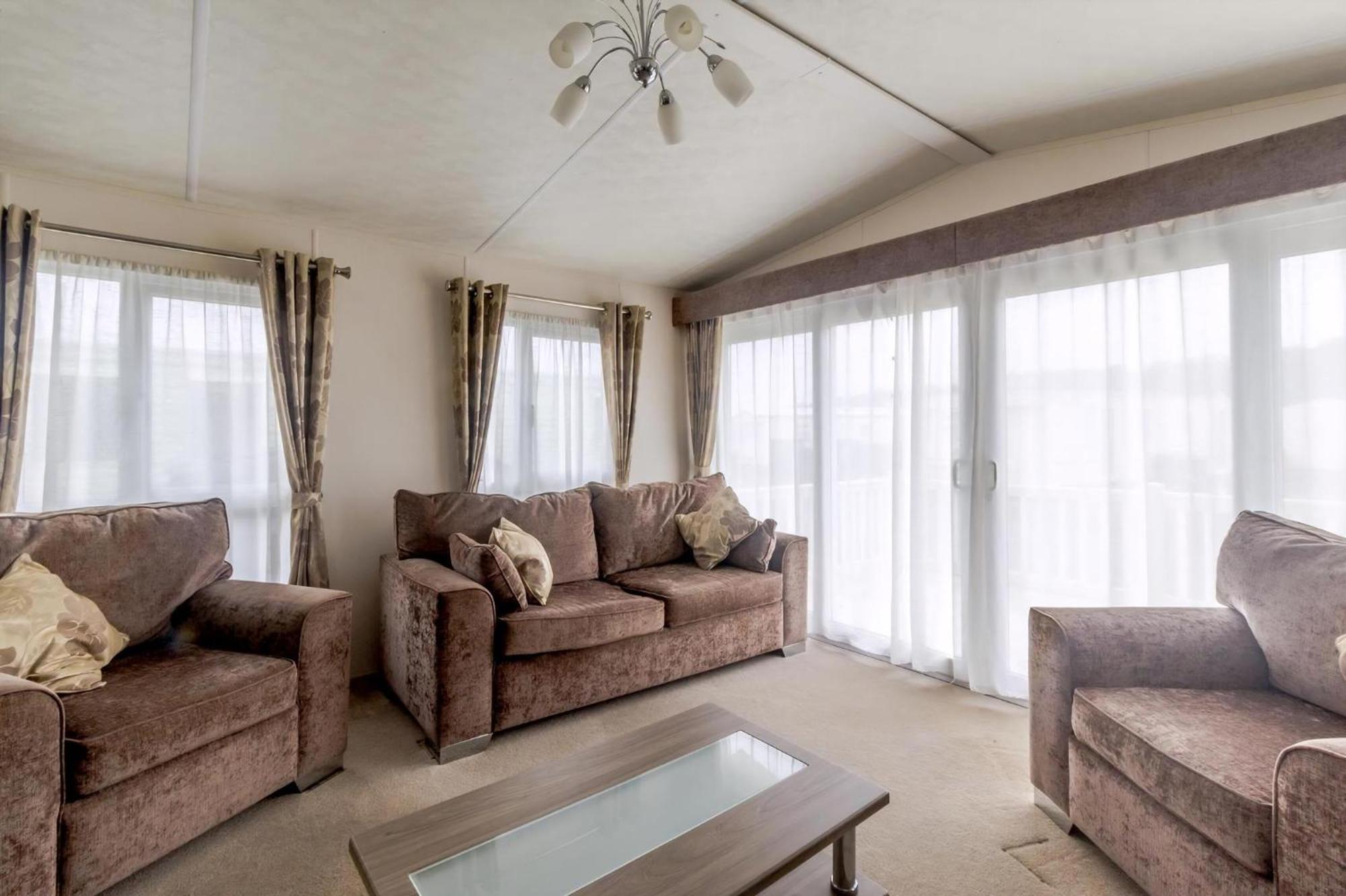 Beautiful 6 Berth Caravan By The Beach In Suffolk Ref 40076Nd Лоустофт Екстериор снимка